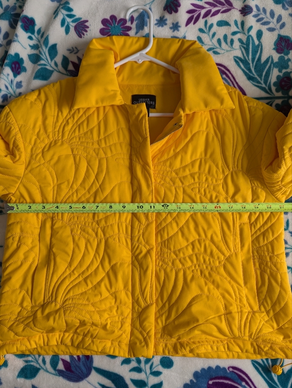Urban Outfitters Bright Warm Yellow Crop Quilted Jacket Size Small - Picture 9 of 10